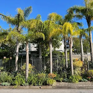 Constantiaberg Eco-villa Guest house